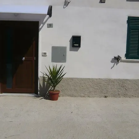 La Casa Di Balto, Un Nido Per 2 Apartment Castelnuovo Magra Exterior photo